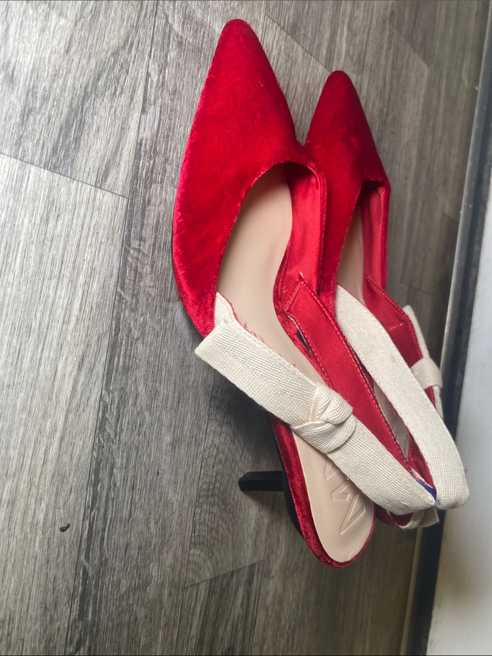 Red Velvet Pointed Slingback heels with Beige Tie Detail - Picture 4 of 6